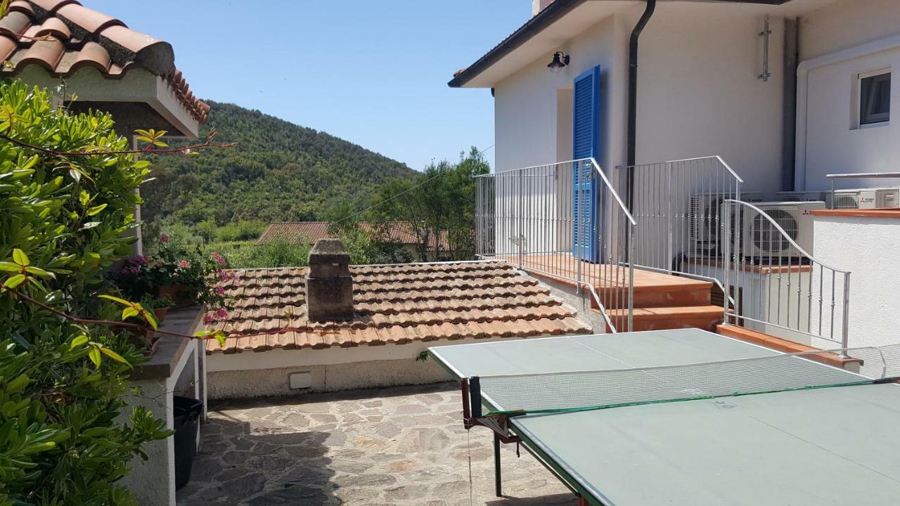 B&B La Casa Degli Ulivi Procchio  Exterior foto